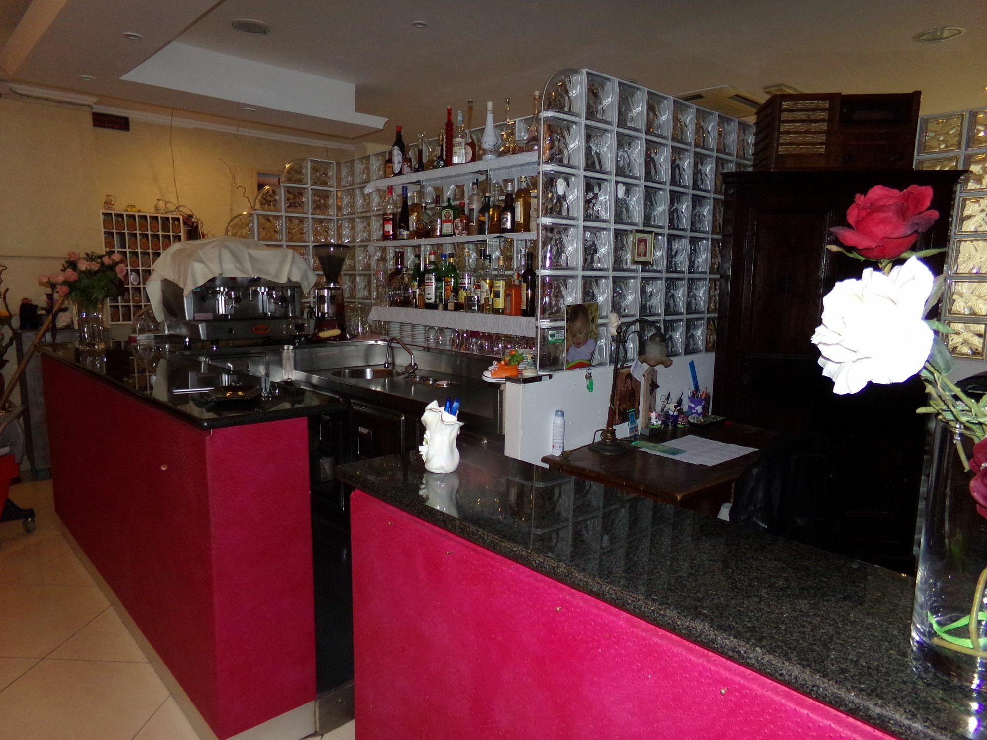 Hotel Manu Римини Экстерьер фото